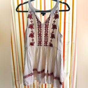 Torrid tunic blouse shirt white sleeveless size 1